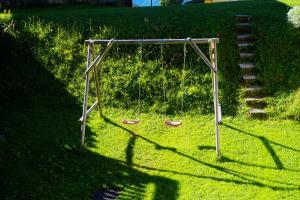 Ein Kinderspielbereich in der Unterkunft Haus Arolle, Bettmeralp