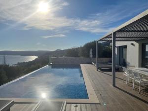 Bazén v ubytování Mystique View Villas nebo v jeho okolí