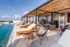 Swimmingpoolen hos eller tæt på MAGNÍFICO ESTUDIO CON ROOFTOP CERCA DE 5TA AVENIDA