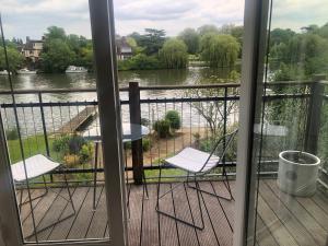 Private Room - The River Room at Burway House on The River Thames