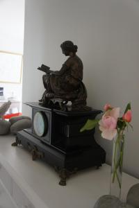 TV a/nebo společenská místnost v ubytování Guesthouse Le Mas de Cotignac