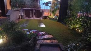 A garden outside I Tre Oleandri Varenna