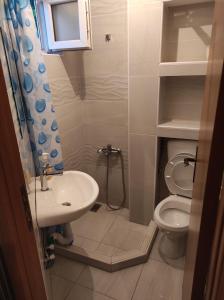 Apartment Perutović的一间浴室
