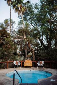 Bazén v ubytování The Good House- Hot Spring Hideaway nebo v jeho okolí