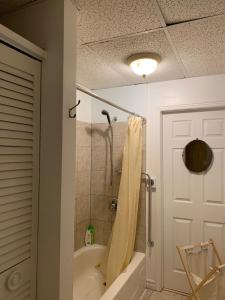 Vannituba majutusasutuses Gîte Le Roupillon en Beauce