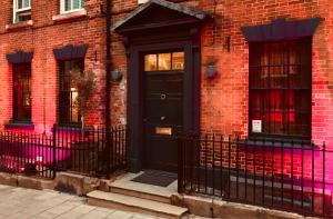 Gallery image of The Silk House in Leek