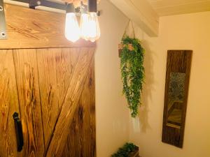 Zdjęcie z galerii obiektu Charming Attic Apartment With Balcony & Swimming Pool w mieście Desenzano del Garda
