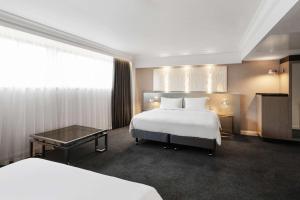 Radisson Blu Hotel, Leeds City Centre客房内的一张或多张床位