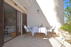 Patio nebo venkovní prostory v ubytování Sea View House Olja