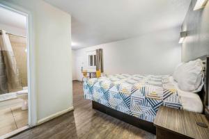 Postel nebo postele na pokoji v ubytování Motel 6-Toms River, NJ