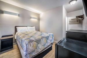 Postel nebo postele na pokoji v ubytování Motel 6-Toms River, NJ