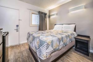 Postel nebo postele na pokoji v ubytování Motel 6-Toms River, NJ