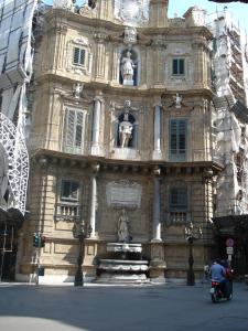 The building in which a szállodákat is located