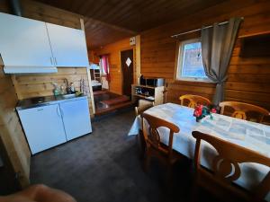 Η κουζίνα ή μικρή κουζίνα στο Camp Alta Kiruna