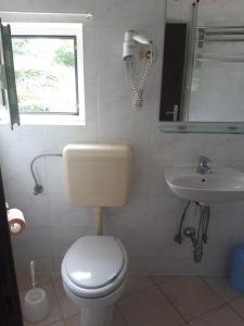 Koupelna v ubytování Villa Salyna