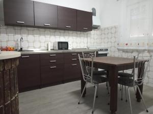 A kitchen or kitchenette at Casa de Pascual