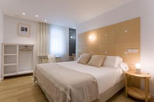 Gallery image of SEIS ALDABAS Apartamentos in Santiago de Compostela