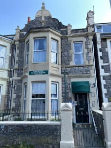 Gallery image of Parasol Weston Guest House in Weston-super-Mare