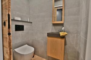 Ванная комната в Bel appartement centre de Thônes lumineux et spacieux neuf