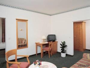TV a/nebo společenská místnost v ubytování Hotel Landgasthof Hacker