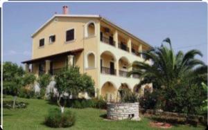 Zahrada ubytování NIKOLETA'S CORFU APARTMENTS
