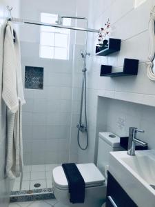Ένα μπάνιο στο Unique Anoi House - In the Heart of Skyros Village
