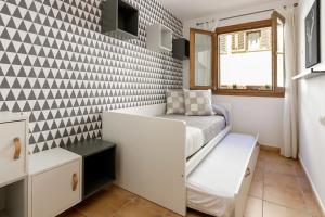 Posteľ alebo postele v izbe v ubytovaní Lets Holidays new apartment close to the beach