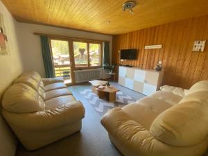 TV a/nebo společenská místnost v ubytování Apartments Carmena