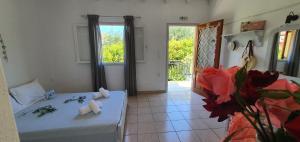 Gallery image of APHRODITE studios & apt with pool in Lákka