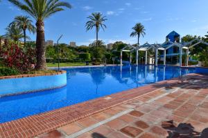 The swimming pool at or close to BENAL BEACH, Superb 2 Bedroom 2 Bathroom Beach front Apartment sleeps 6