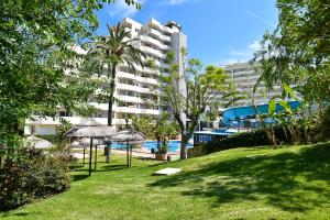 The swimming pool at or close to BENAL BEACH, Superb 2 Bedroom 2 Bathroom Beach front Apartment sleeps 6