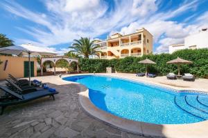 Bazén v ubytovaní Apartamento Estrella del Mar alebo v jeho blízkosti