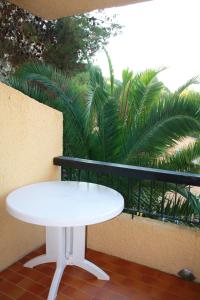 Uma varanda ou terraço em Appartement d'une chambre avec piscine partagee et balcon amenage a Grosseto Prugna