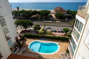 Bazén v ubytovaní HomeHolidaysRentals Miramar - Costa Barcelona alebo v jeho blízkosti