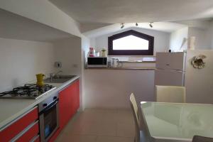 Kitchen o kitchenette sa Trilocale in centro storico a Spoleto