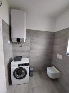 Koupelna v ubytování Modern apartment Ana