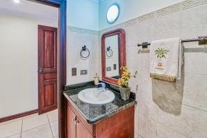 Gallery image of Torres Colina in Escazu +20 photos