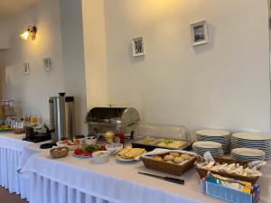 Jedlo v ubytovaní bed & breakfast alebo blízkom okolí