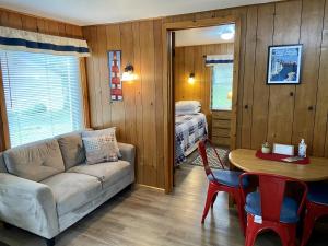 Posezení v ubytování Betsie Riverside Resort