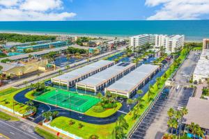 Piscina di Atlantic Sands Condos o nelle vicinanze