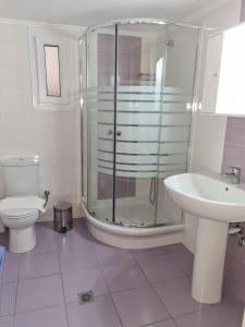 Gallery image of Grand Apartment in Néa Khilí