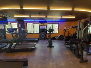 Fitness center at/o fitness facilities sa Tatuapé flat services, ótima localização