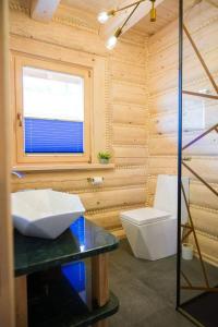 Beskid Wood Houses tesisinde bir banyo