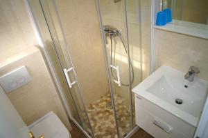 Koupelna v ubytování Apartmani Putnik