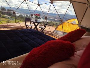 Ein allgemeiner Bergblick oder ein Berglick von der Zelt-Lodge aus