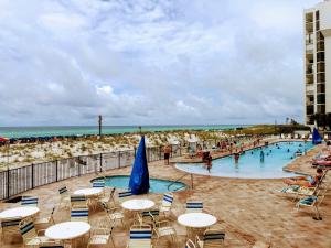 Hồ bơi trong/gần Beach Front 16th Flr, Best Ocean View, New Upgrades
