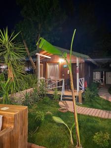 Imagen de la galería de Kara Kedi Beach Bungalow, en Cıralı