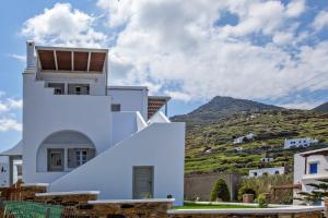 Gallery image of family home in Kalloni Tinou