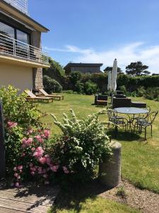 Taman di luar Manoir de Lan Kérellec