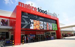 Supermarket nebo jiné obchody v  apartmánu nebo okolí